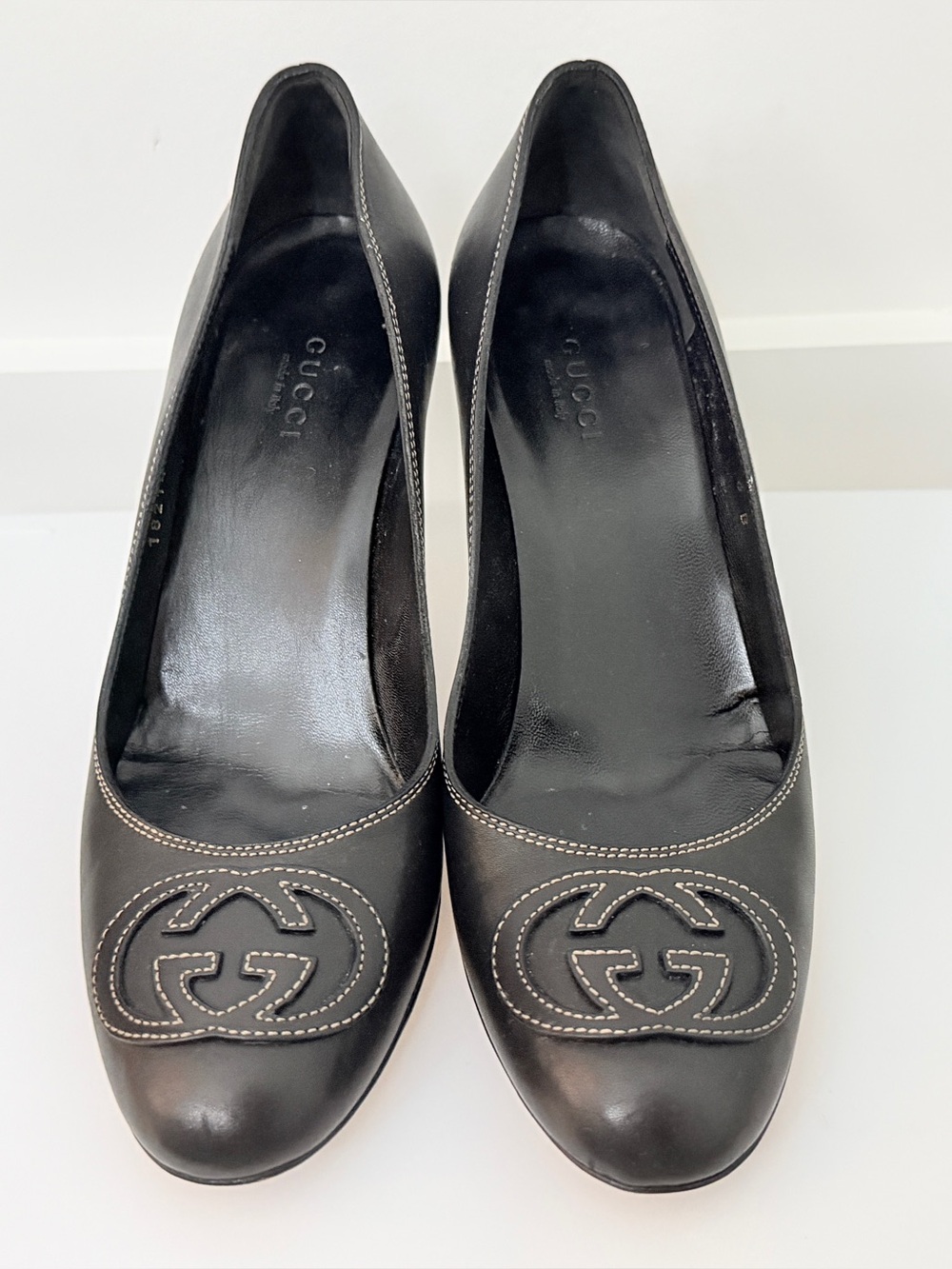 Gucci Black Leather Logo Round-Toe Heels